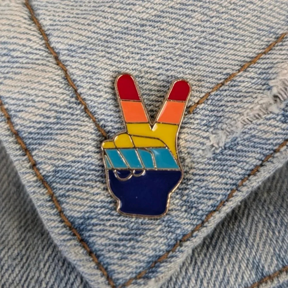 (5/$20) Rainbow Peace Sign Enamel Pin